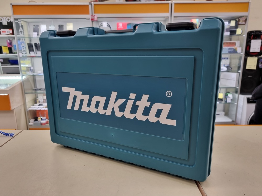 Перфоратор Makita HR2470