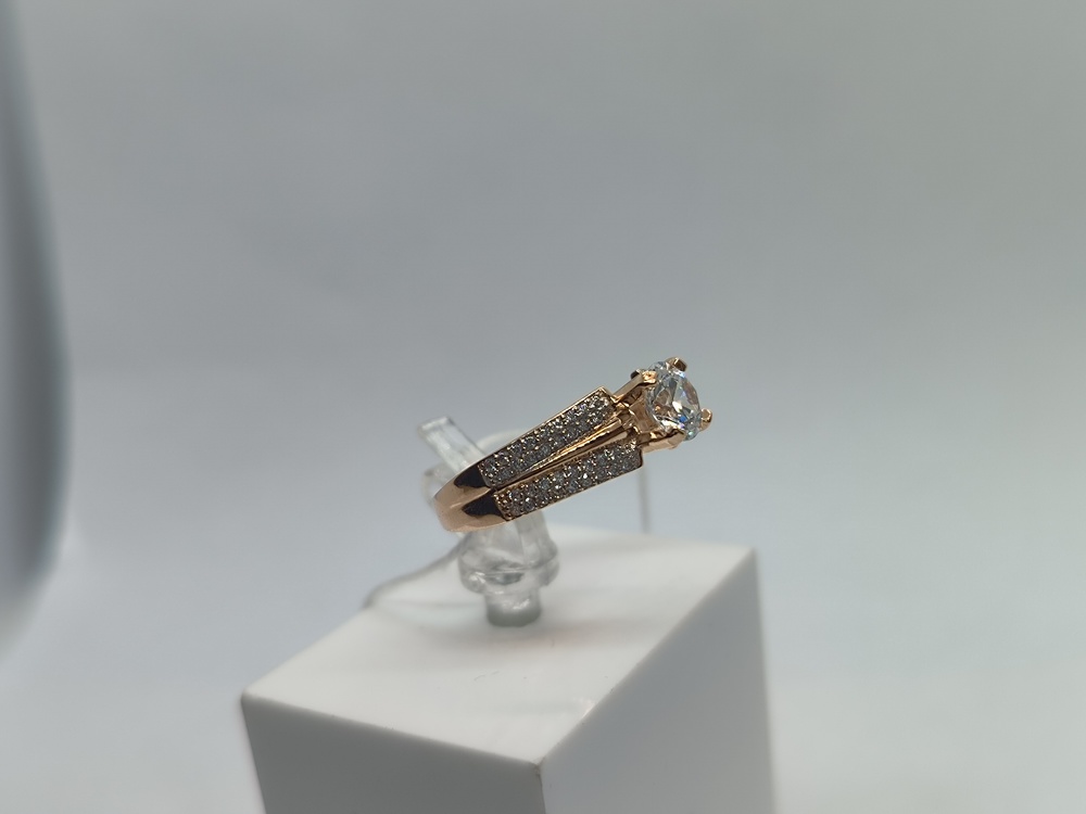 КОЛКМИ585 КОЛЬЦО С КАМНЯМИ (Au 585)