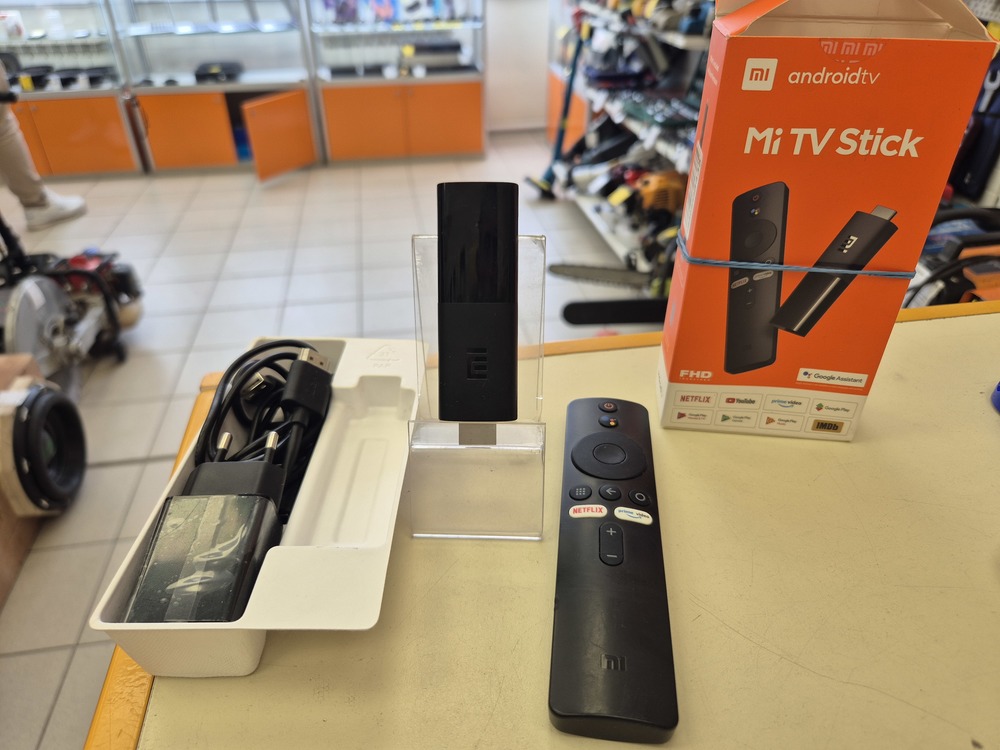 Smart-TV приставка Xiaomi MI TV STICK