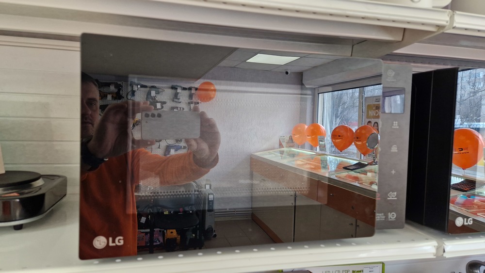 Микроволновая печь LG MS2535GIS