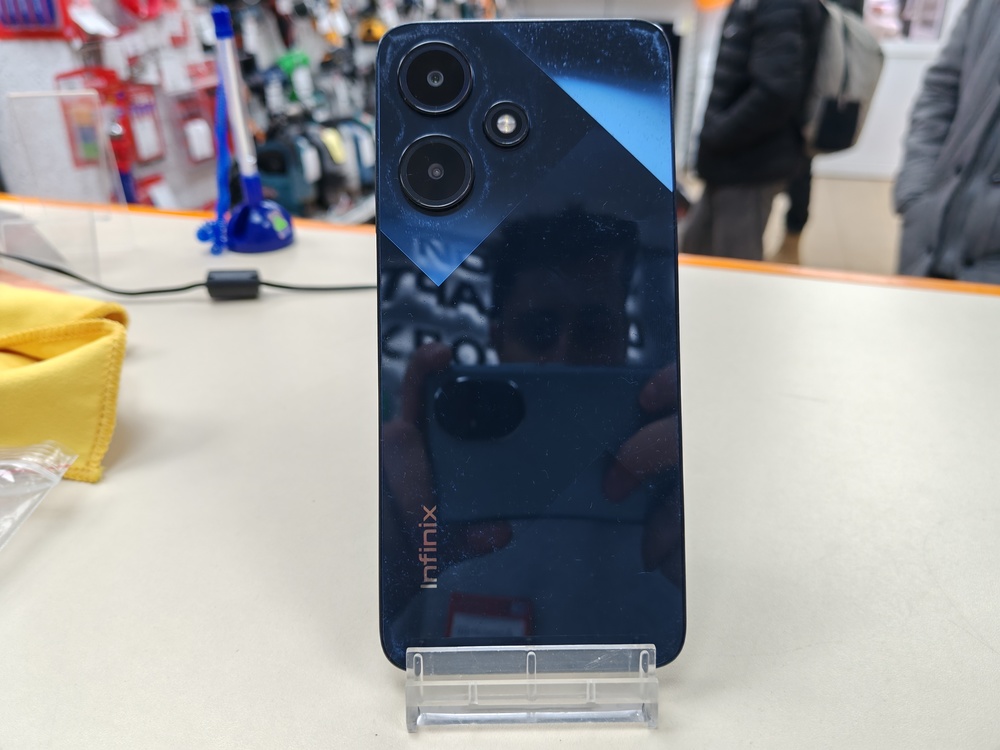 Смартфон Infinix HOT 30i 8/128