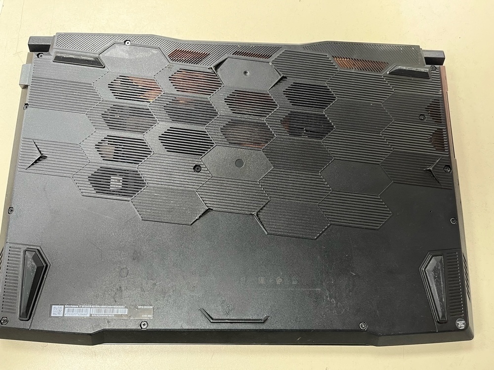 Ноутбук MSI Katana 17 B12U; Core I5-12450H, GeForce RTX 3050, 16 Гб, 512 GB, Нет