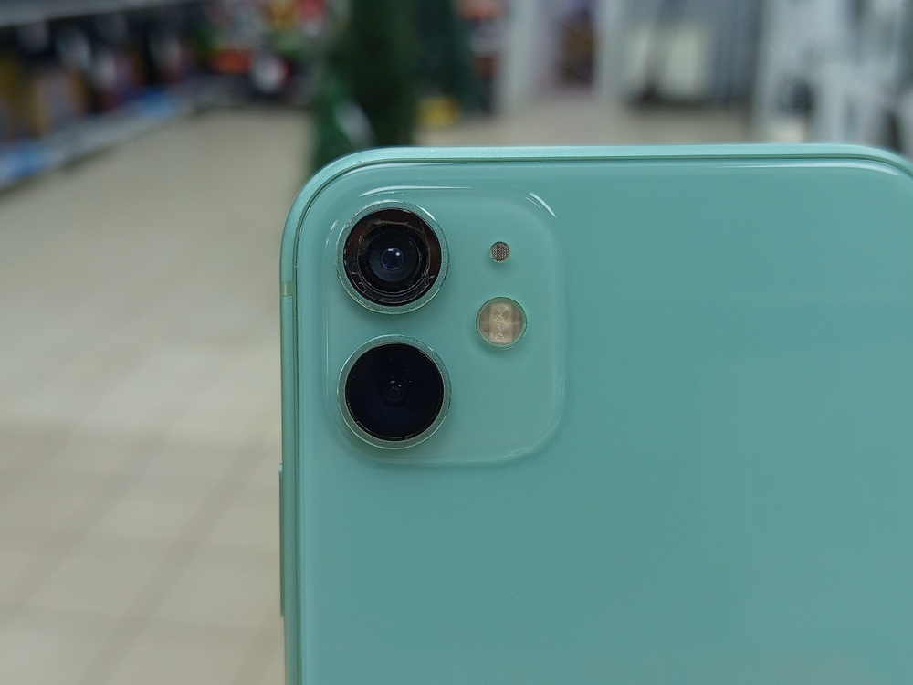 Смартфон Apple iPhone 11 64Gb