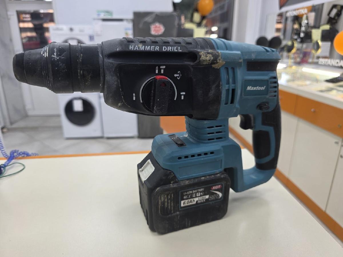 Перфоратор Makita DHR242