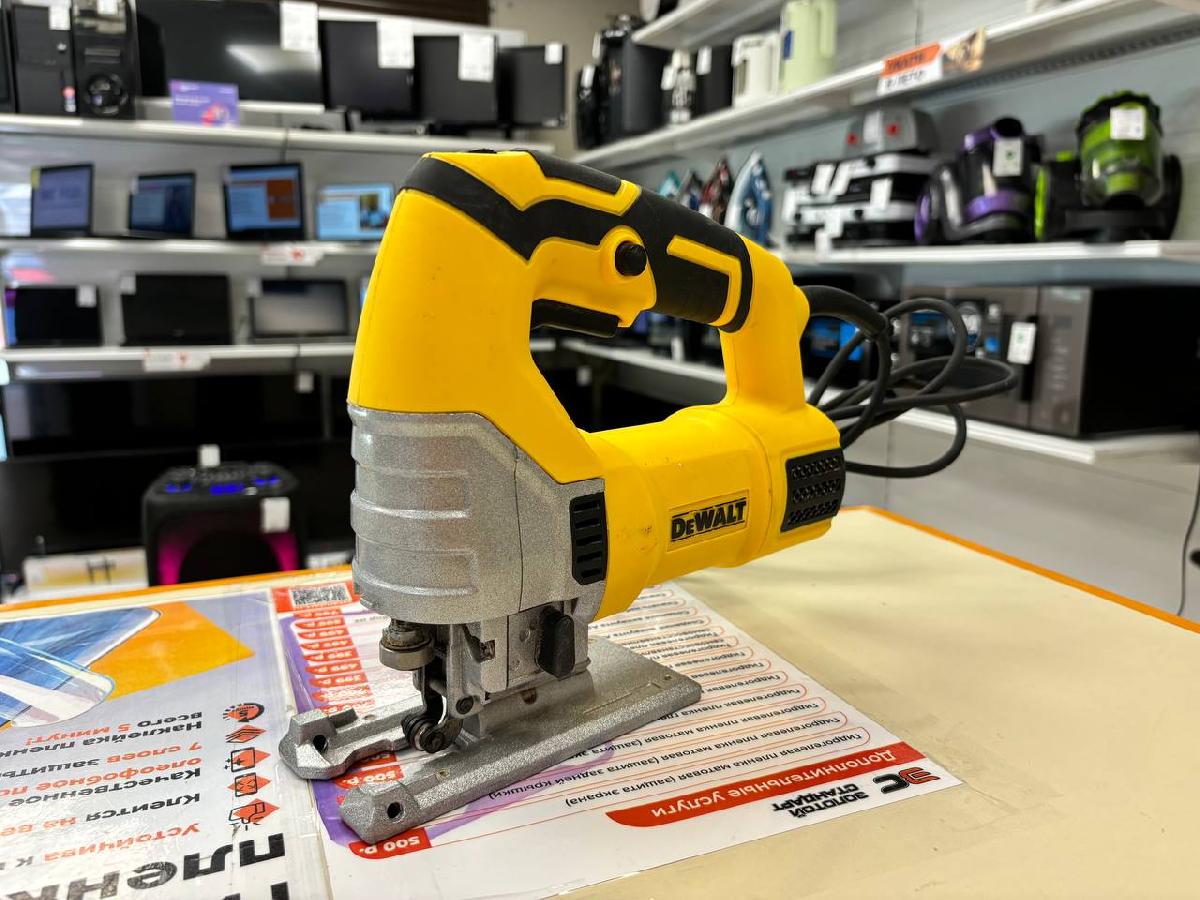 Лобзик Dewalt 320