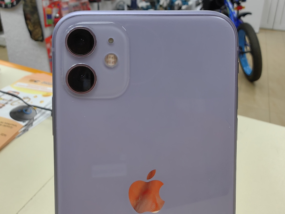 Смартфон Apple iPhone 11 64Gb