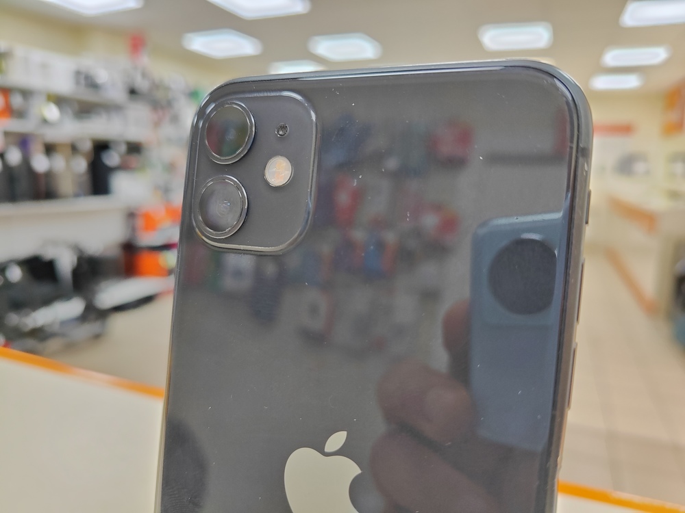 Смартфон Apple iPhone 11 64Gb