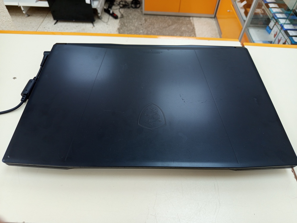 Ноутбук MSI Katana 17 B12U; Core I5-12450H, GeForce RTX 3050, 16 Гб, 512 GB, Нет