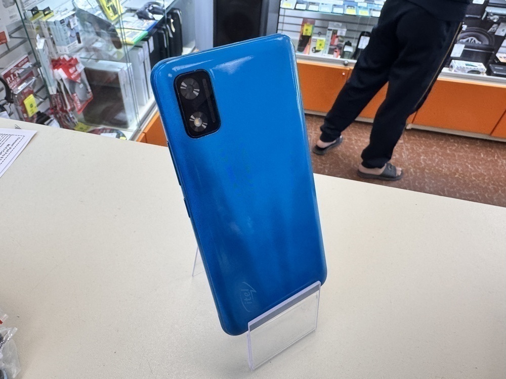 Смартфон Itel A17