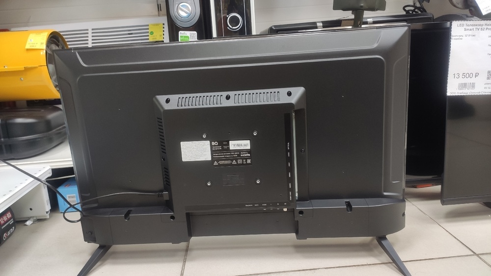 LED Телевизор BQ 32FS01B