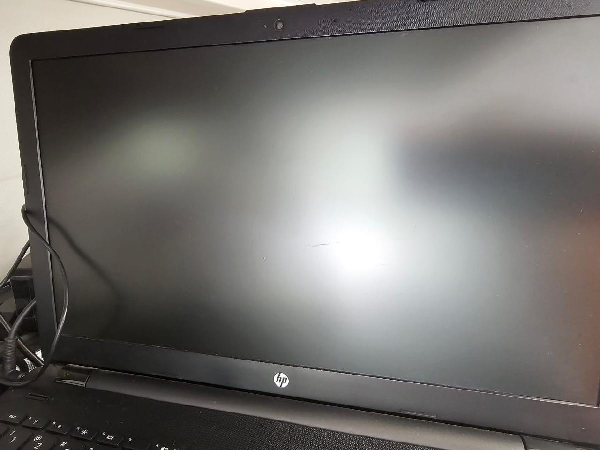 Ноутбук HP ---; E2-9000e, Radeon R2 series, 4 Гб, Нет, 500 Гб
