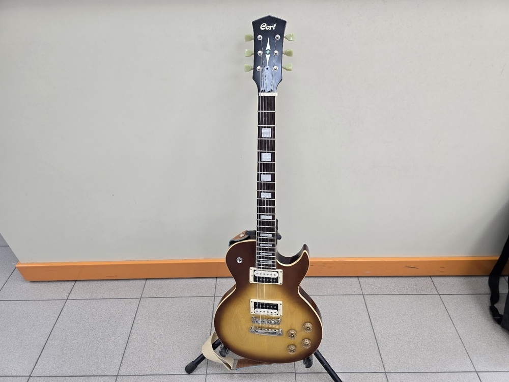 Электрогитара Cort CR300