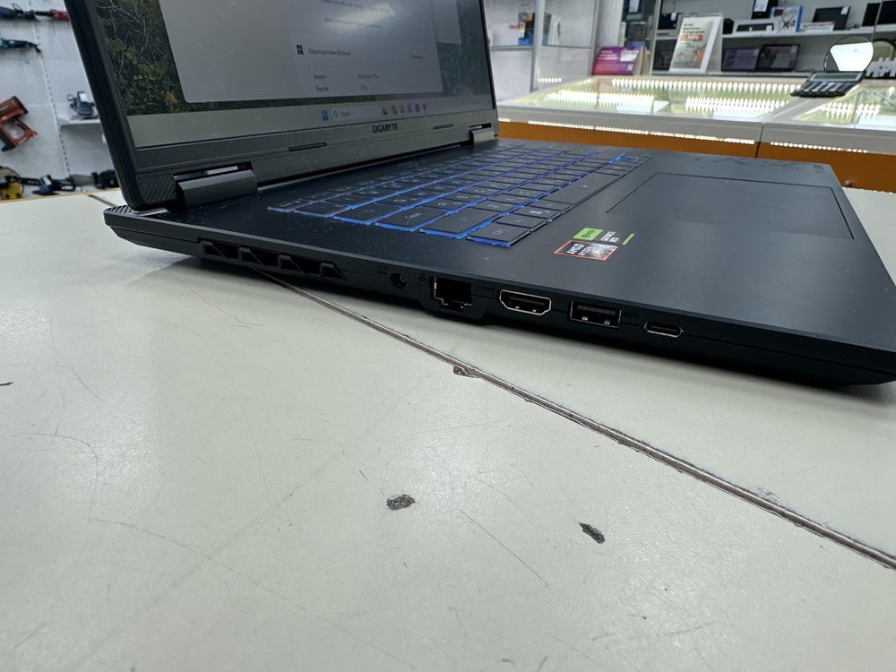 Ноутбук Gigabite; Ryzen 7 260, Geforce RTX 5060, 32 Гб, 1 Tb, Нет