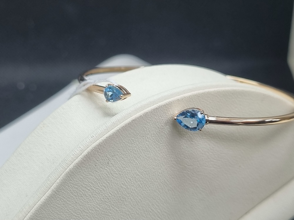 БРАСЛЕТ ЖЕСТКИЙ С КАМНЯМИ (Au 585)