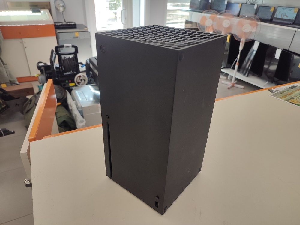 Игровая приставка Xbox Series X 1Tb