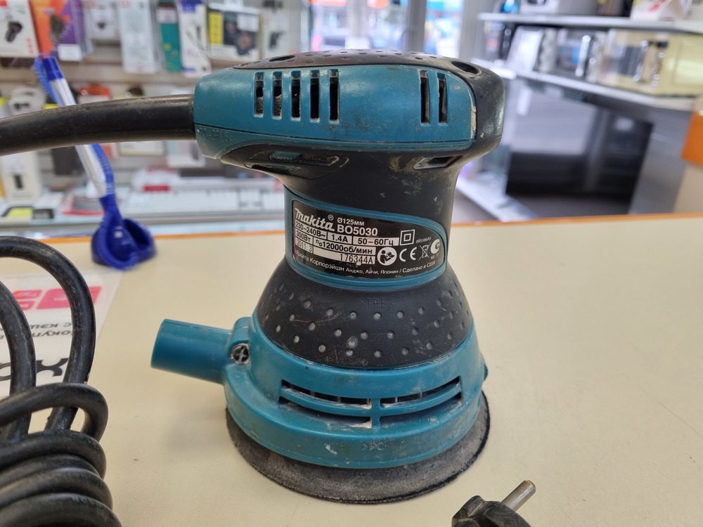 Шлифовальная машина Makita BO5030