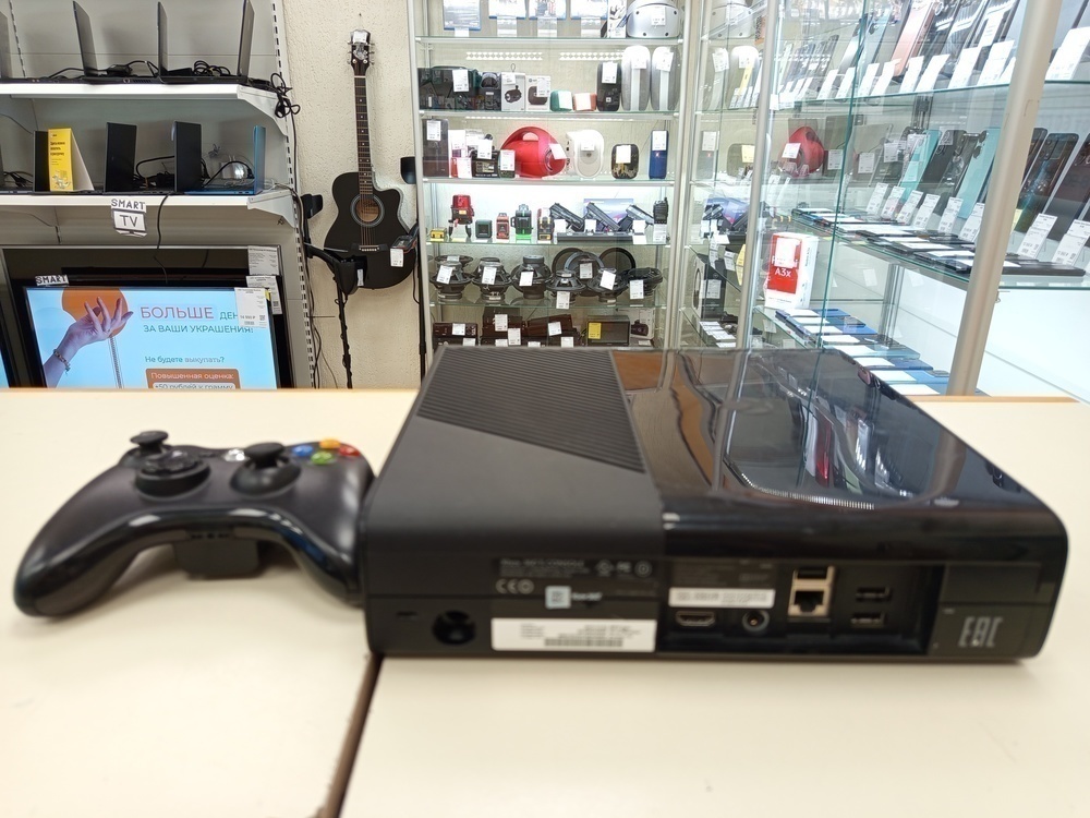 Игровая приставка Xbox 360;