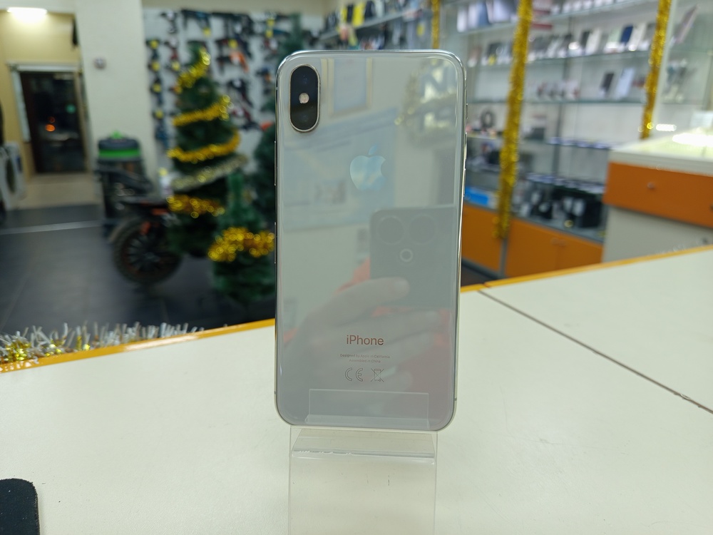 Смартфон Apple iPhone X 64Gb