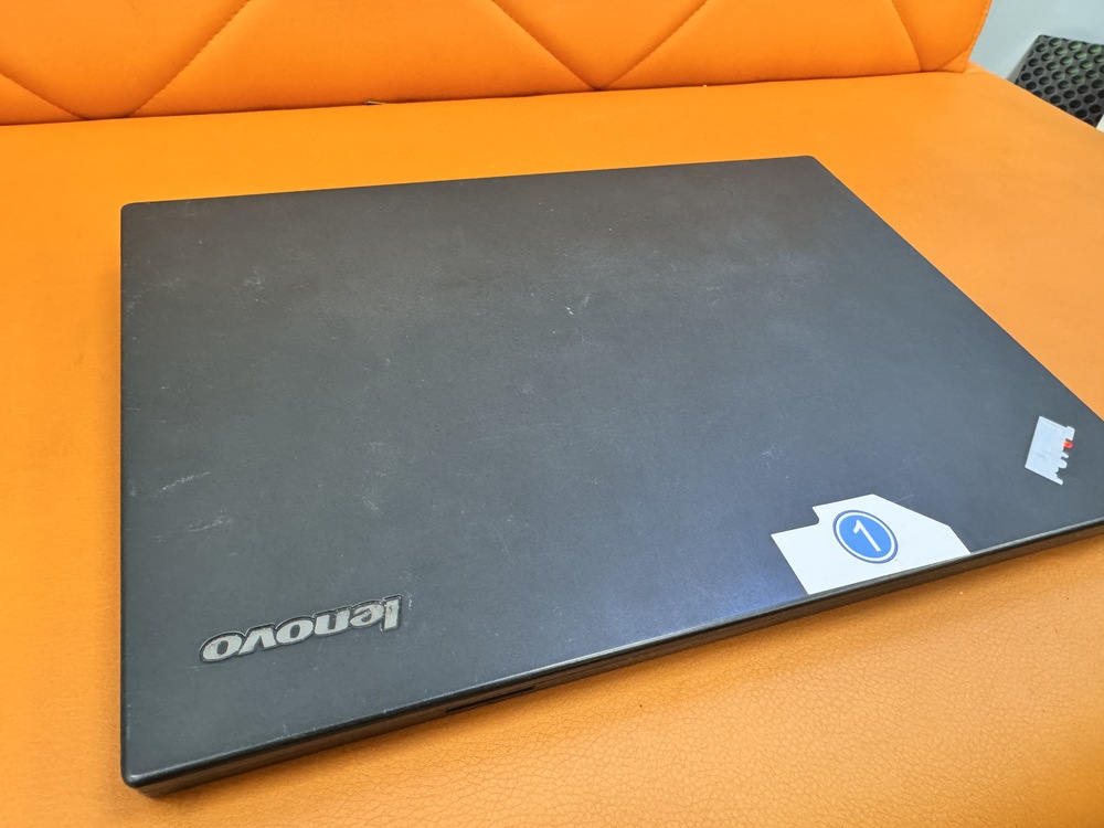 Ноутбук Lenovo Lenovo ThinkPad; Core i5-5300U, Intel HD Graphics 5500, 8 Гб, 120 Гб, Нет