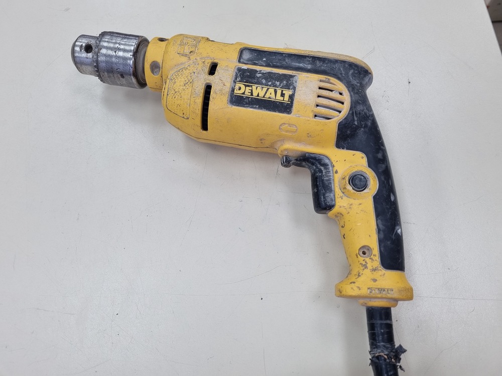 Дрель-ударная Dewalt dwd024-ks;