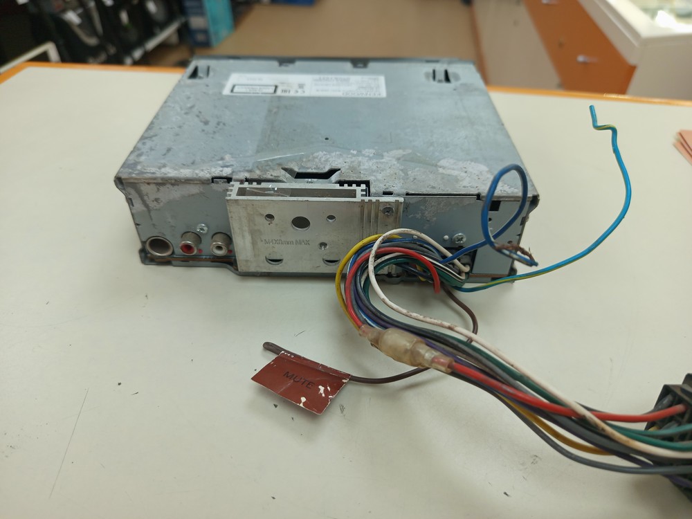 Автомагнитола Kenwood KDC-164UR