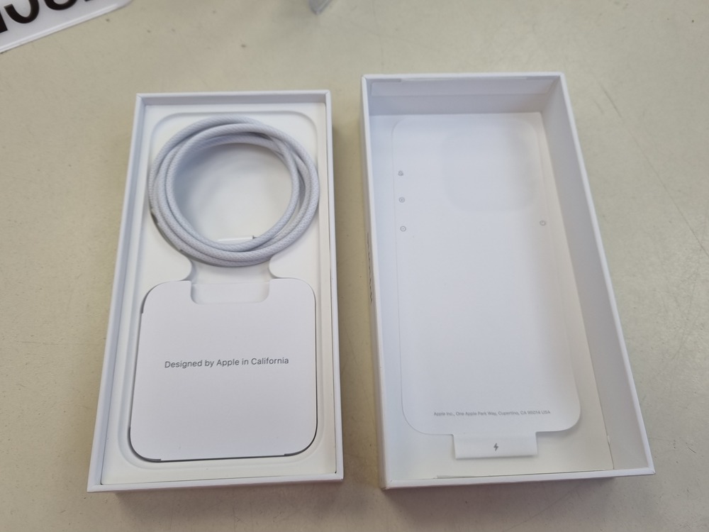 Смартфон Apple Iphone 15 Pro 128Gb