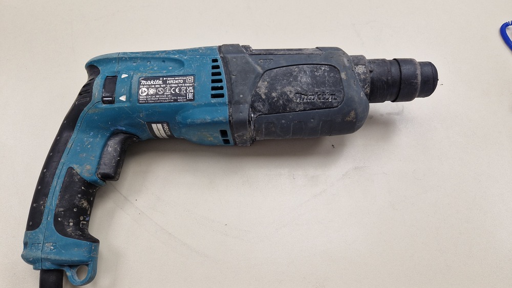 Перфоратор Makita HR2470