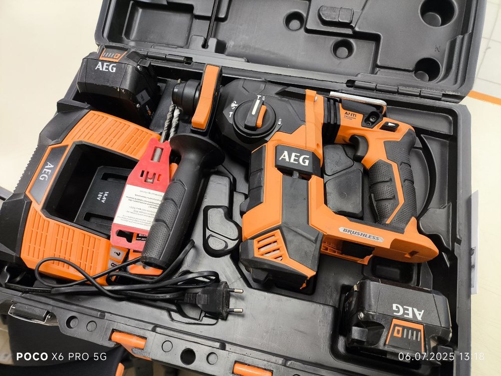 Перфоратор AEG BBH18BL-0;