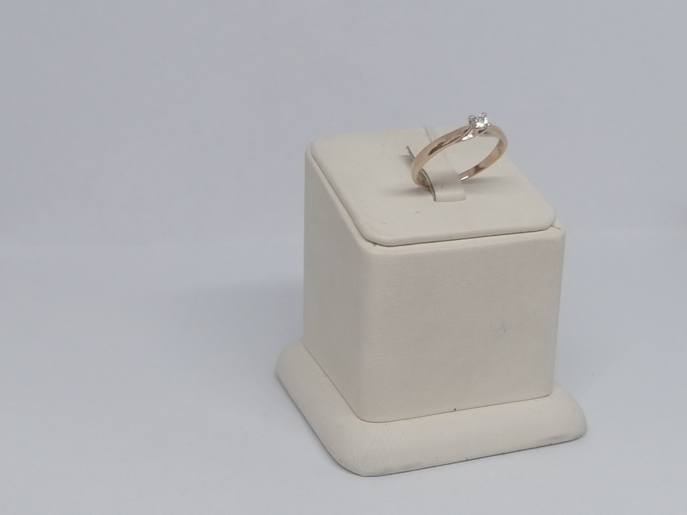 КОЛКМ585 КОЛЬЦО С КАМНЕМ (Au 585)