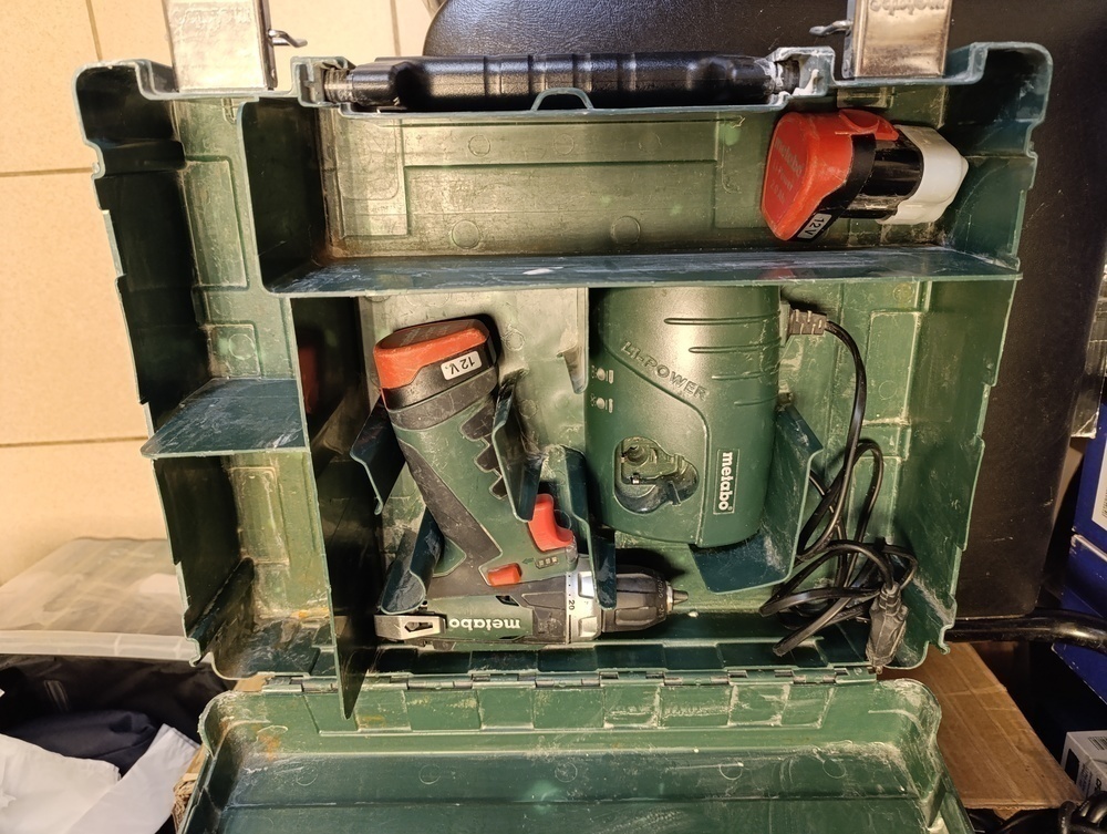 Шуруповерт Metabo BS 12V 2А/ч