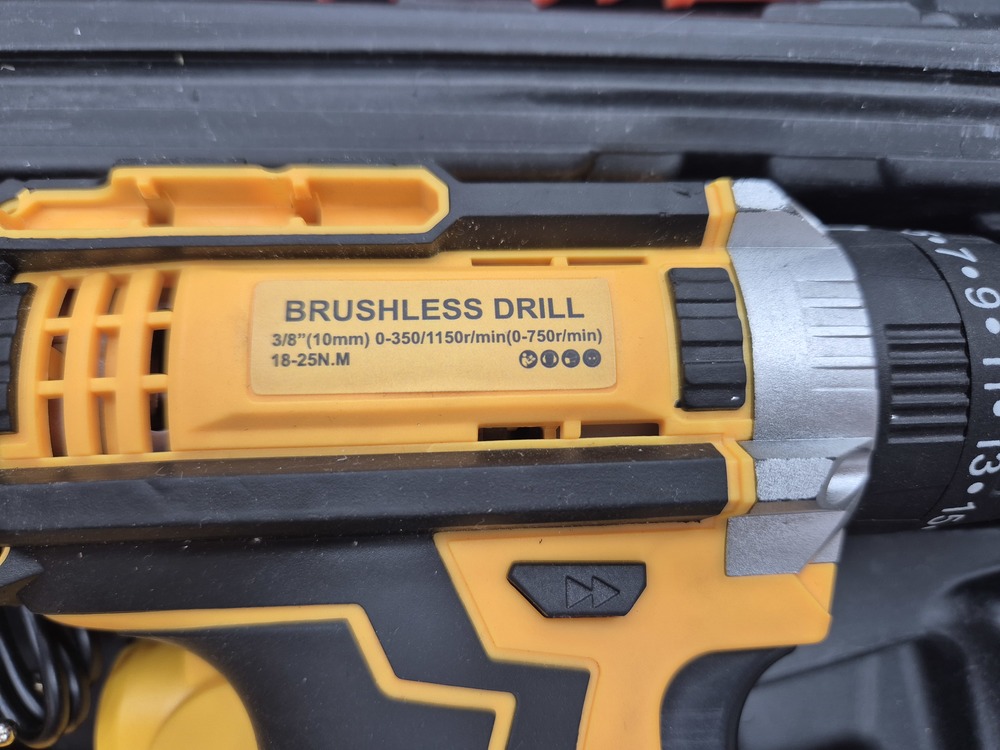 Шуруповерт Dewalt 18-25 n.m