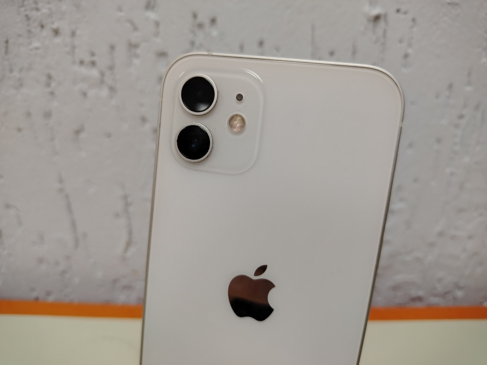 Смартфон Apple iPhone 12 64Gb