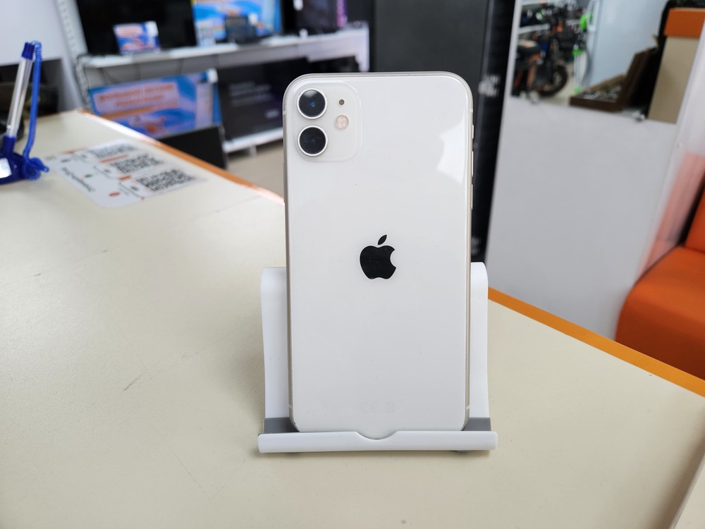 Смартфон Apple iPhone 11 64Gb