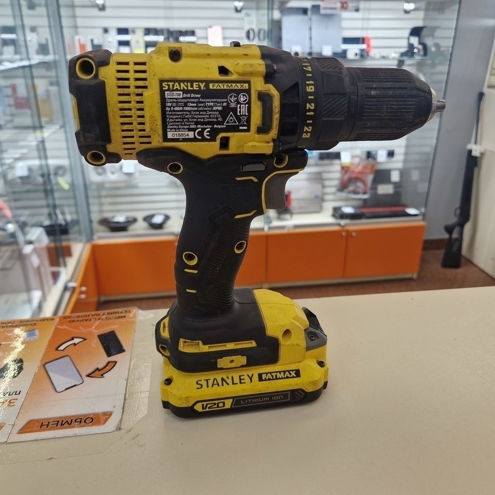 Шуруповерт Stanley SCD700