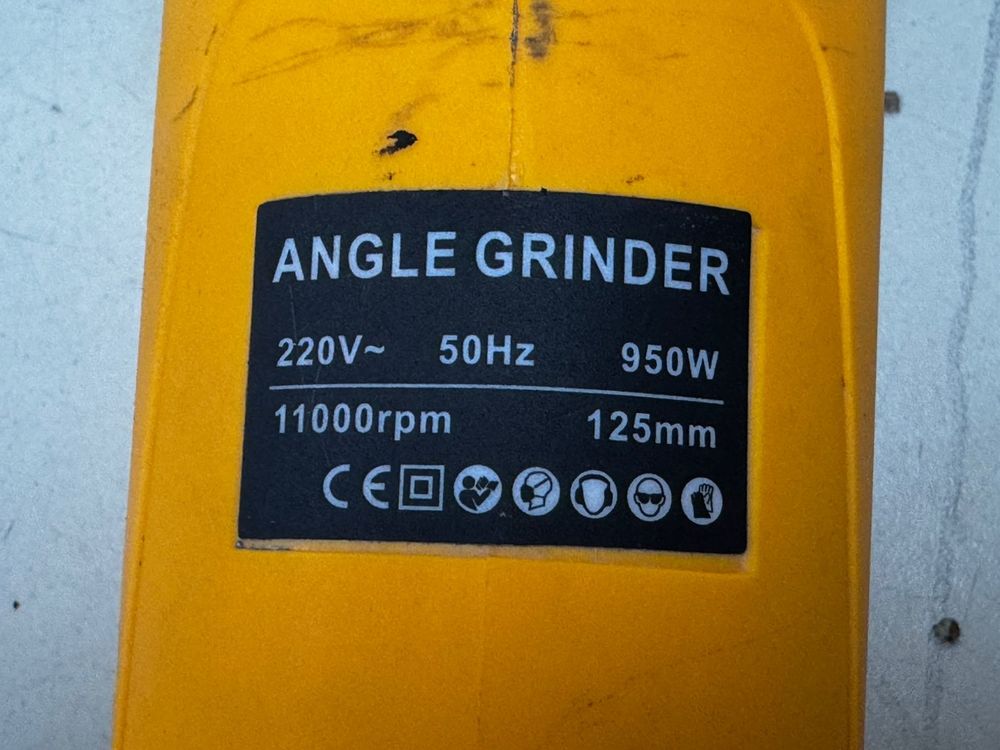 Угловая шлифмашина Angle Grinder DWE8110S