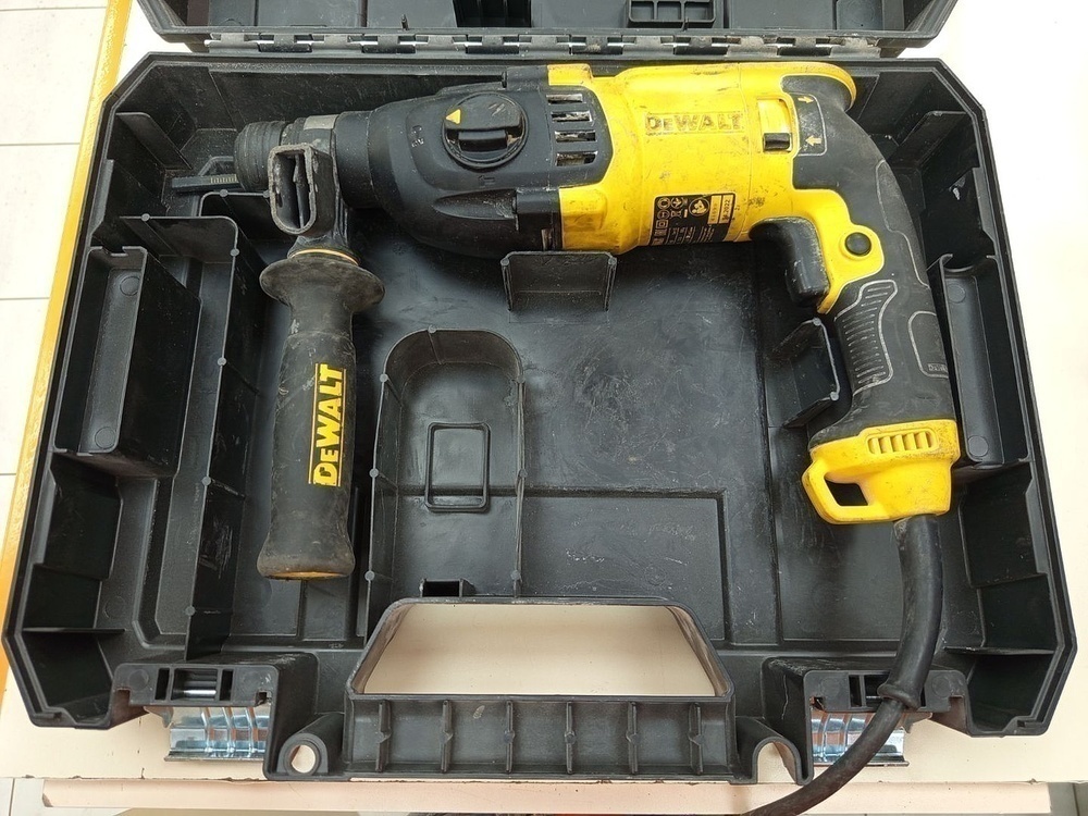 Перфоратор Dewalt D25133-KS