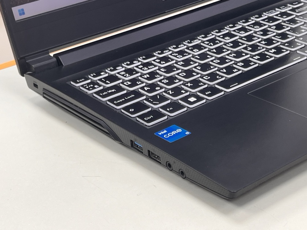 Ноутбук Gigabite g5;  Core I5-11400H, GeForce RTX 3060, 16 Гб, 1.5 Tb, Нет