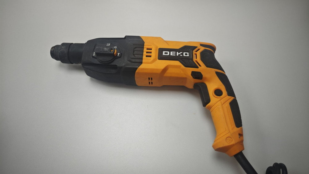 Перфоратор Deko DKH850W