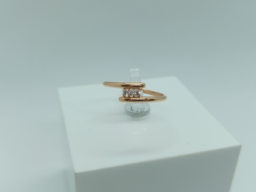 КОЛЬЦО С КАМНЯМИ (Au 585)