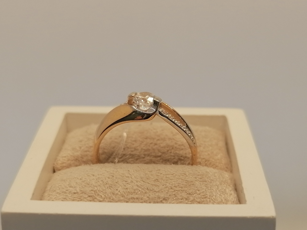 КОЛЬЦО С КАМНЯМИ (Au 585)