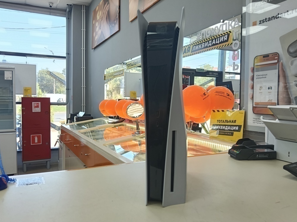 Игровая приставка PlayStation 5 825Gb (С дисководом)