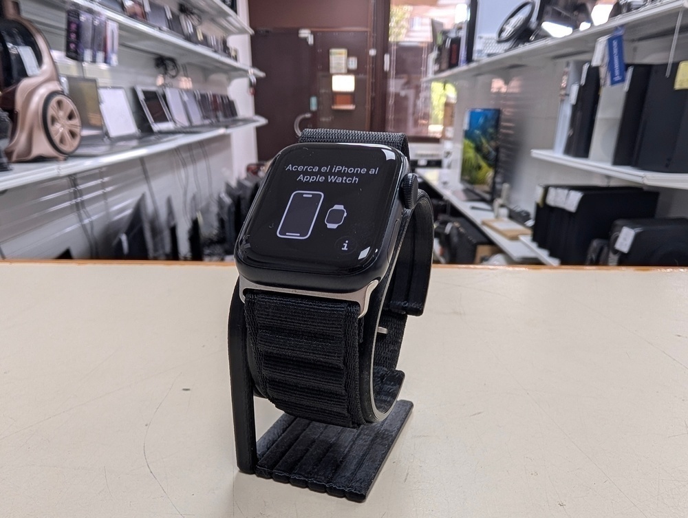 Смарт-часы Apple Watch SE 2025 40mm
