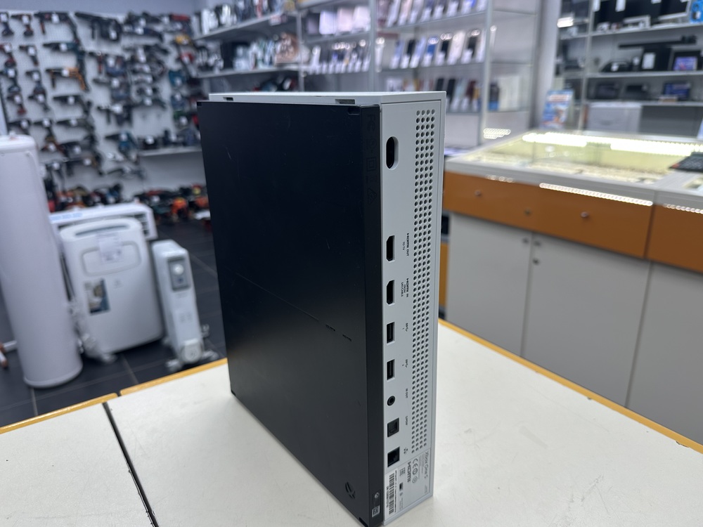Игровая приставка Xbox One S 1TB