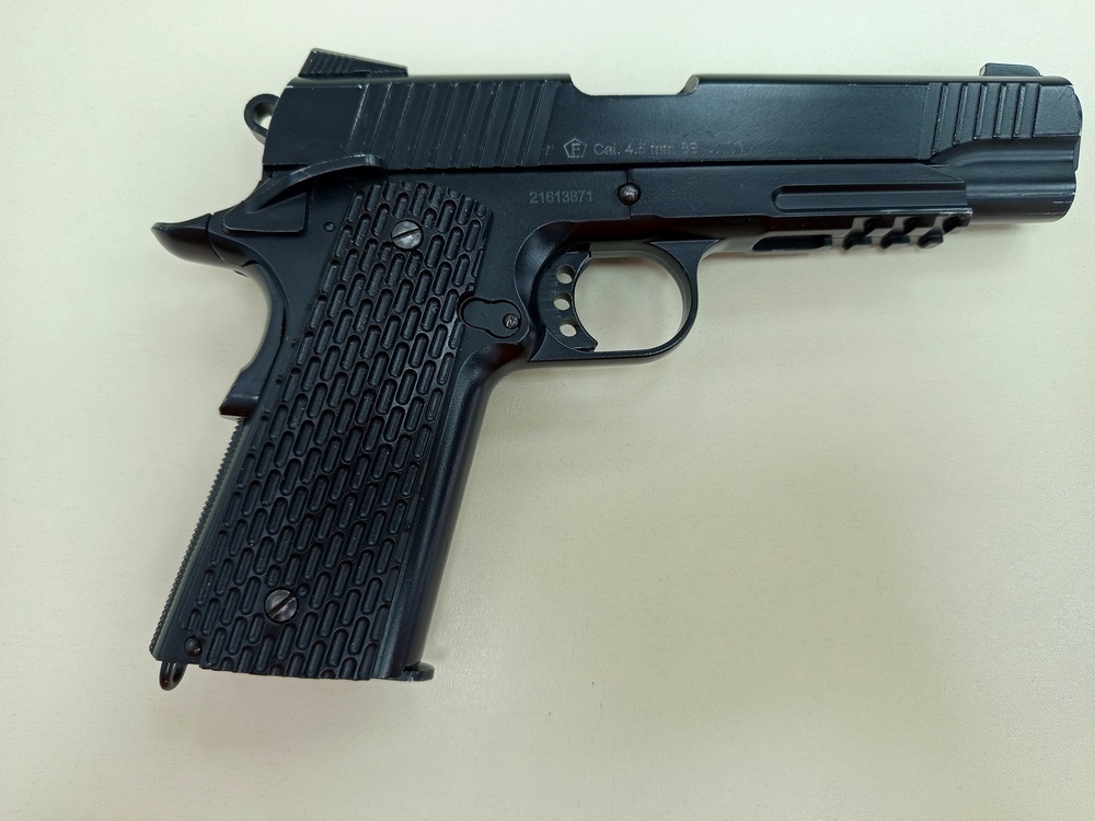 Пистолет пневматический STALKER STCT