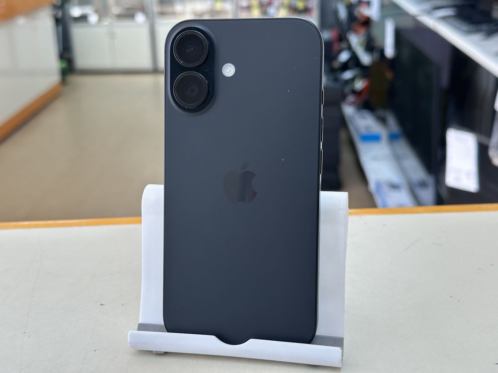 Смартфон Apple Iphone 16 128Gb