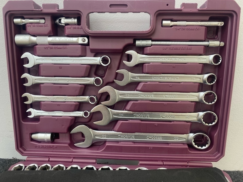 Набор инструментов Thorvik TS082 универсальный 1/4, 1/2 DR