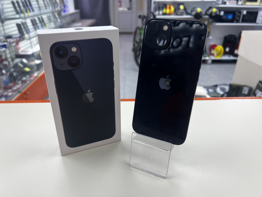 Смартфон Apple iPhone 13 128Gb