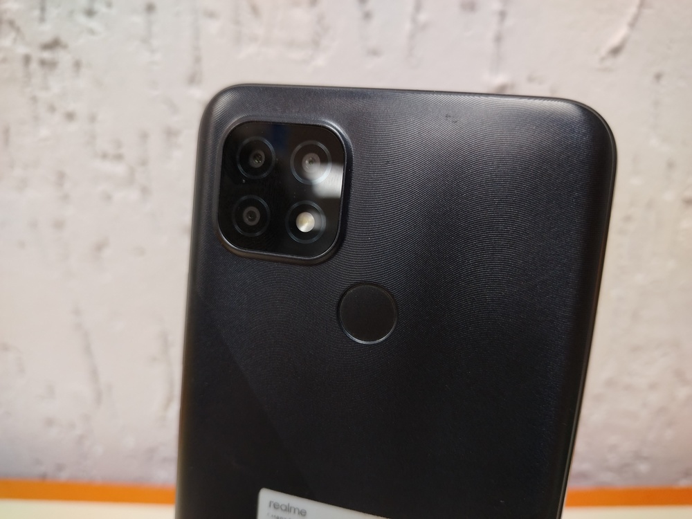 Смартфон Realme C21 3/32