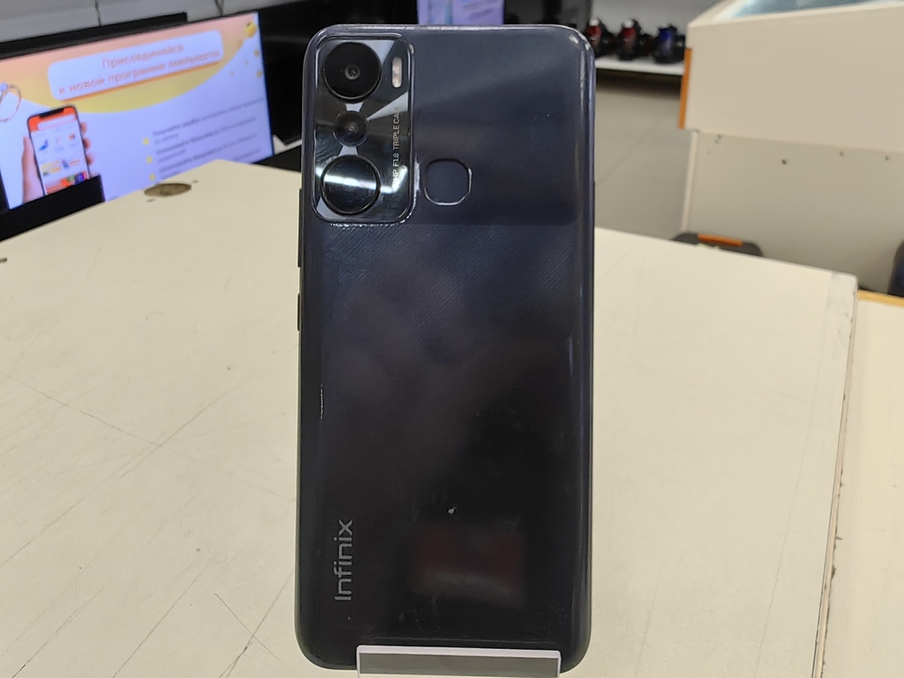 Смартфон Infinix HOT 20i 4/64