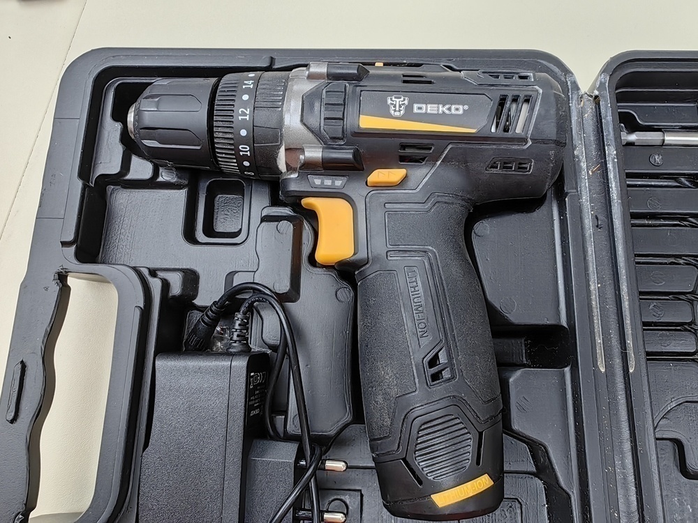 Шуруповерт Deko GCD12DU